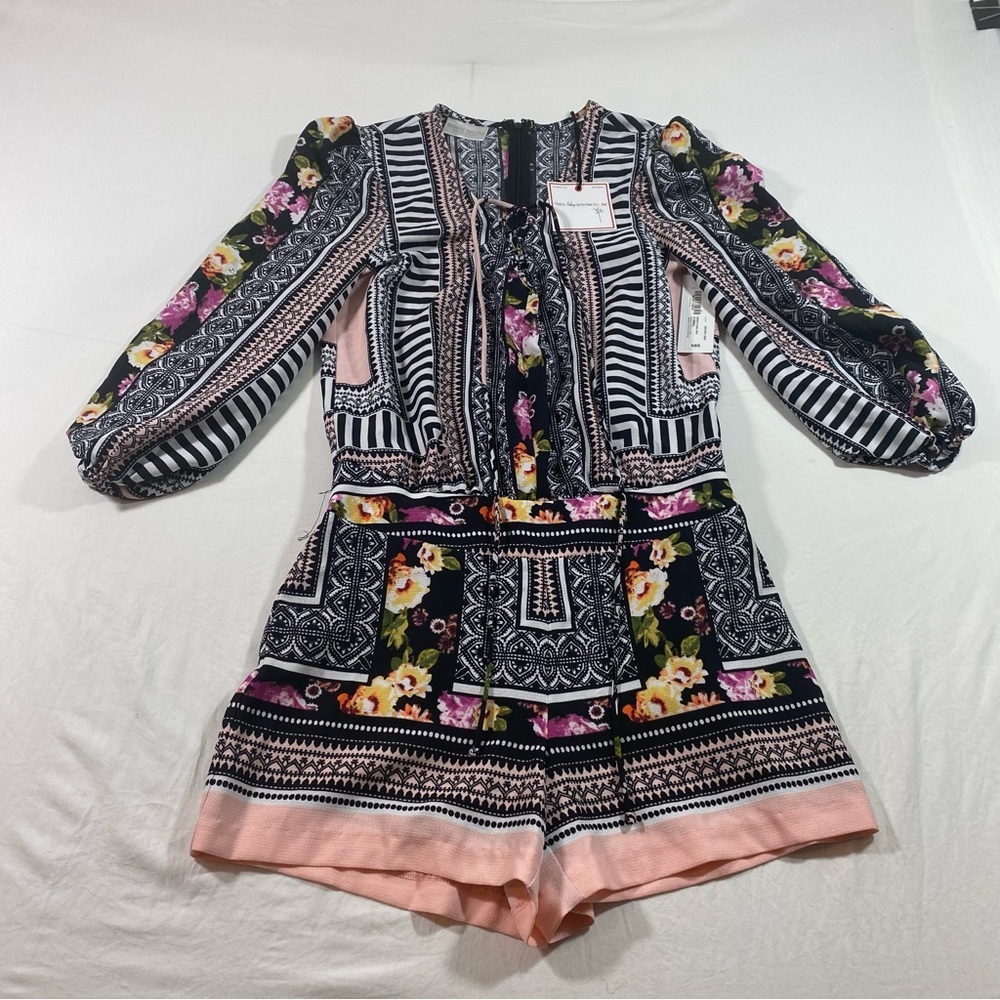 BISOU BISOU floral Romper Jumper Shorts 3/4 Sleeve Lace up Lagen Look Boho  NWT